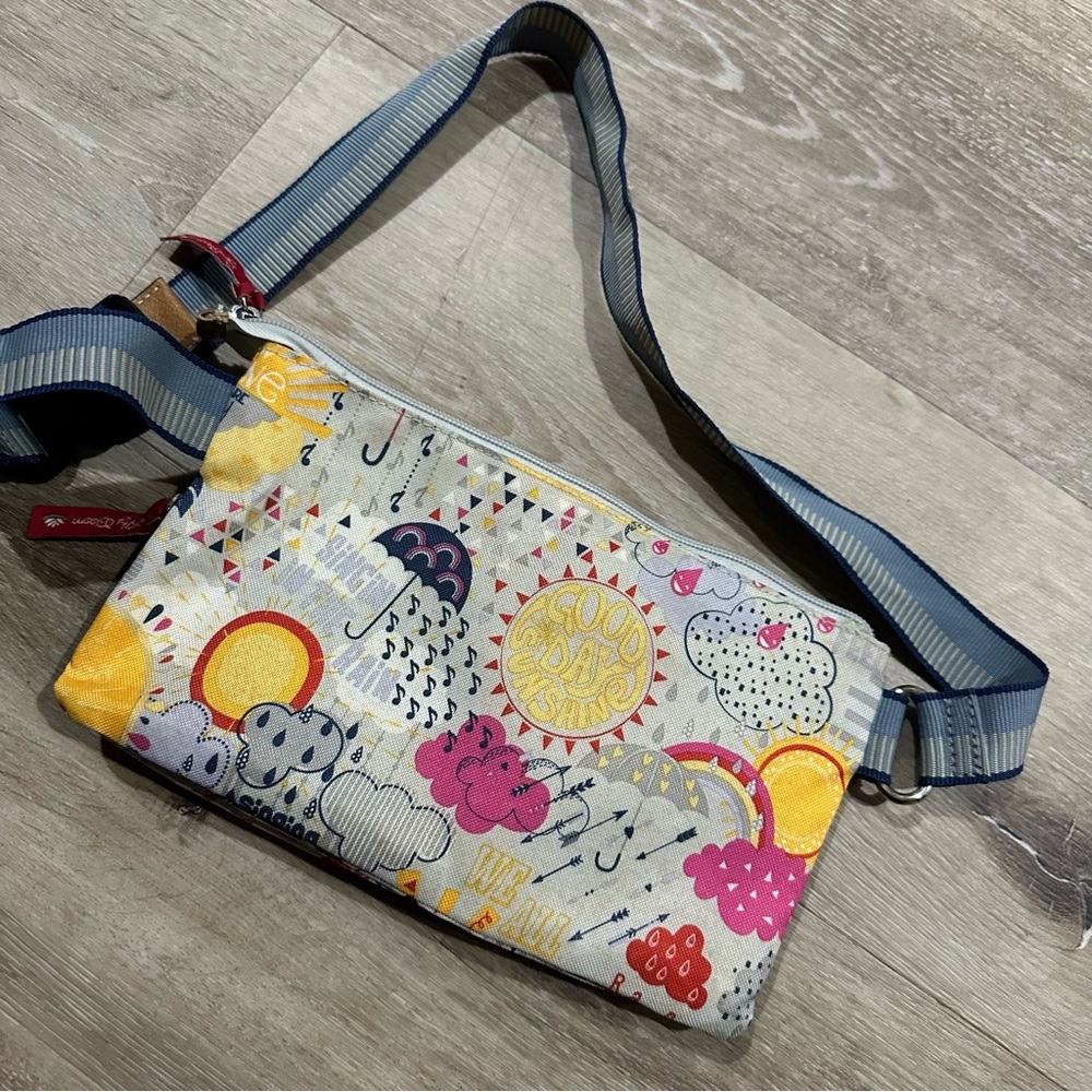 Lily Bloom Raindrop it like it’s hot belt bag - Picture 6 of 9